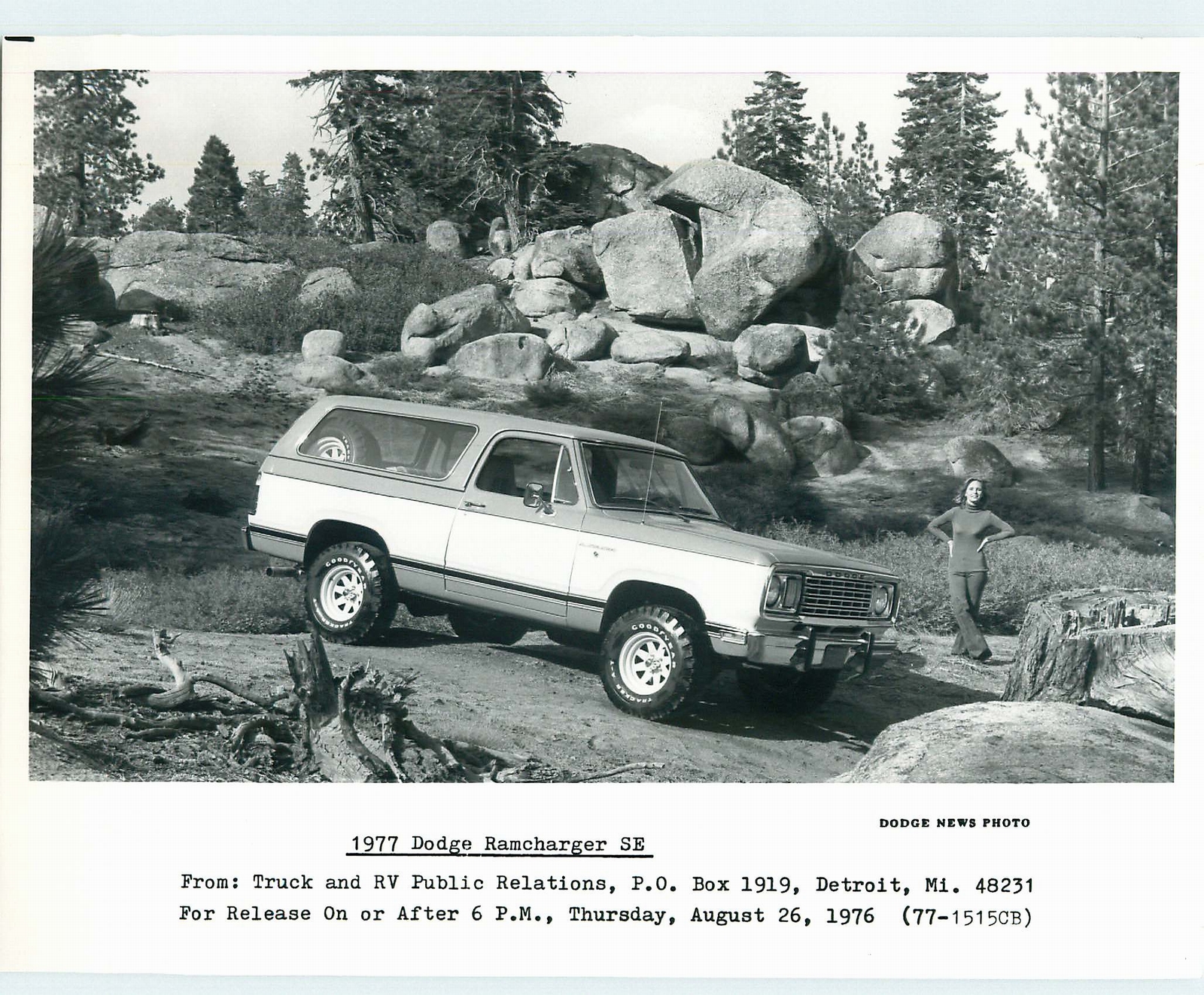 n_1977 Dodge Ramcharger PR Photo-11.jpg